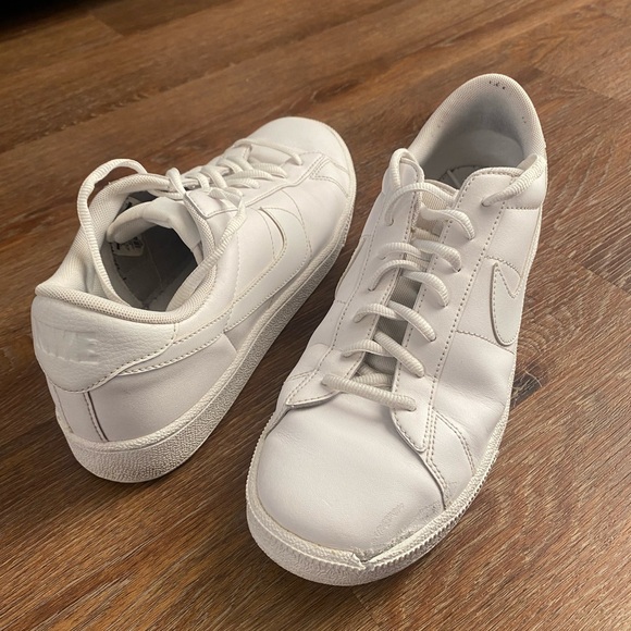Nike Tennis Classics - Picture 2 of 4